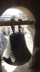 Eine der großen Glocken der Kathedrale