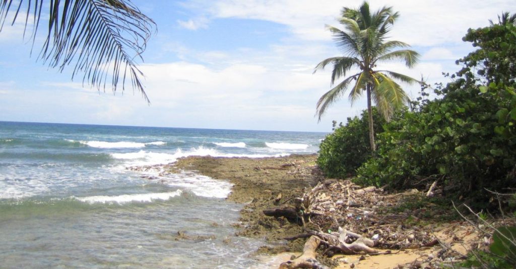 Einsamer Strand bei Baracoa